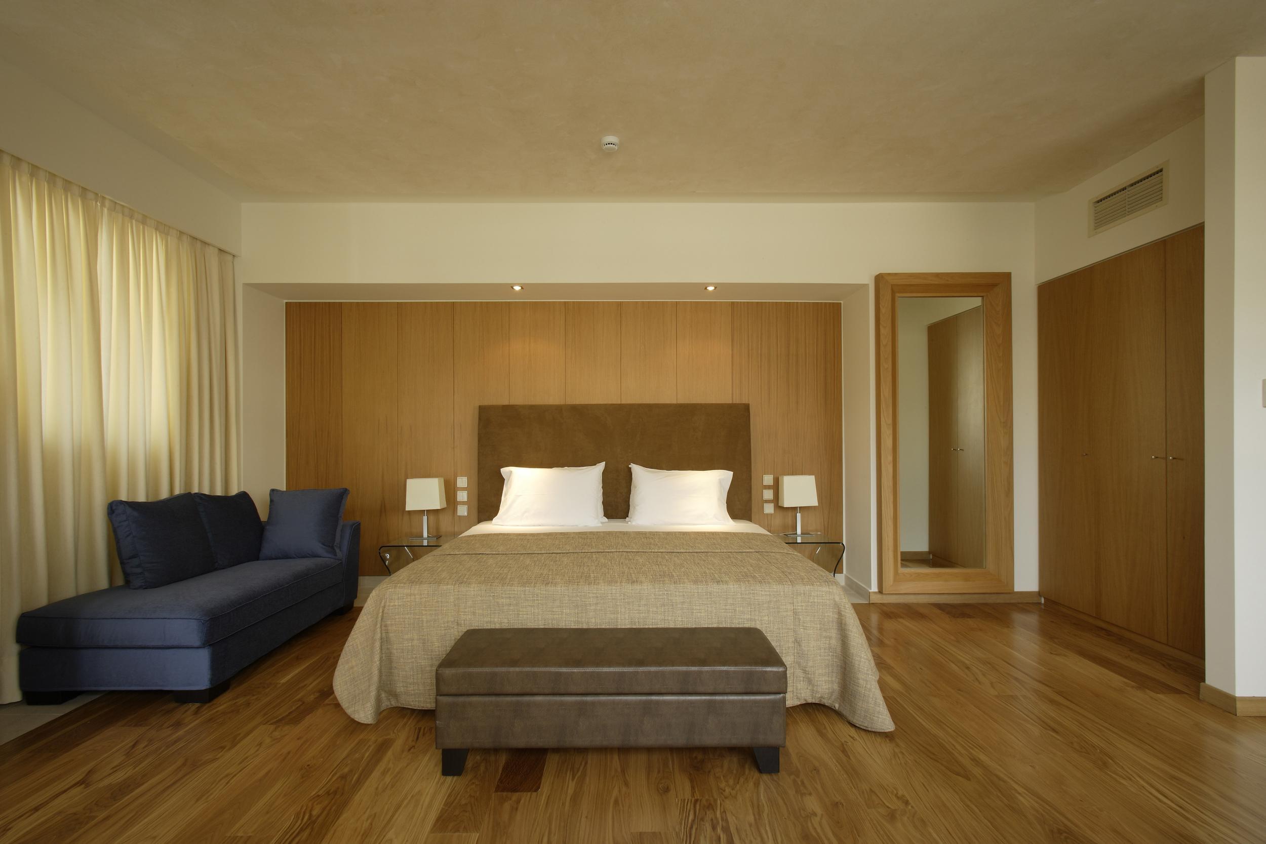 戴奥斯尊享人生酒店 塞萨洛尼基 客房 照片 A bedroom