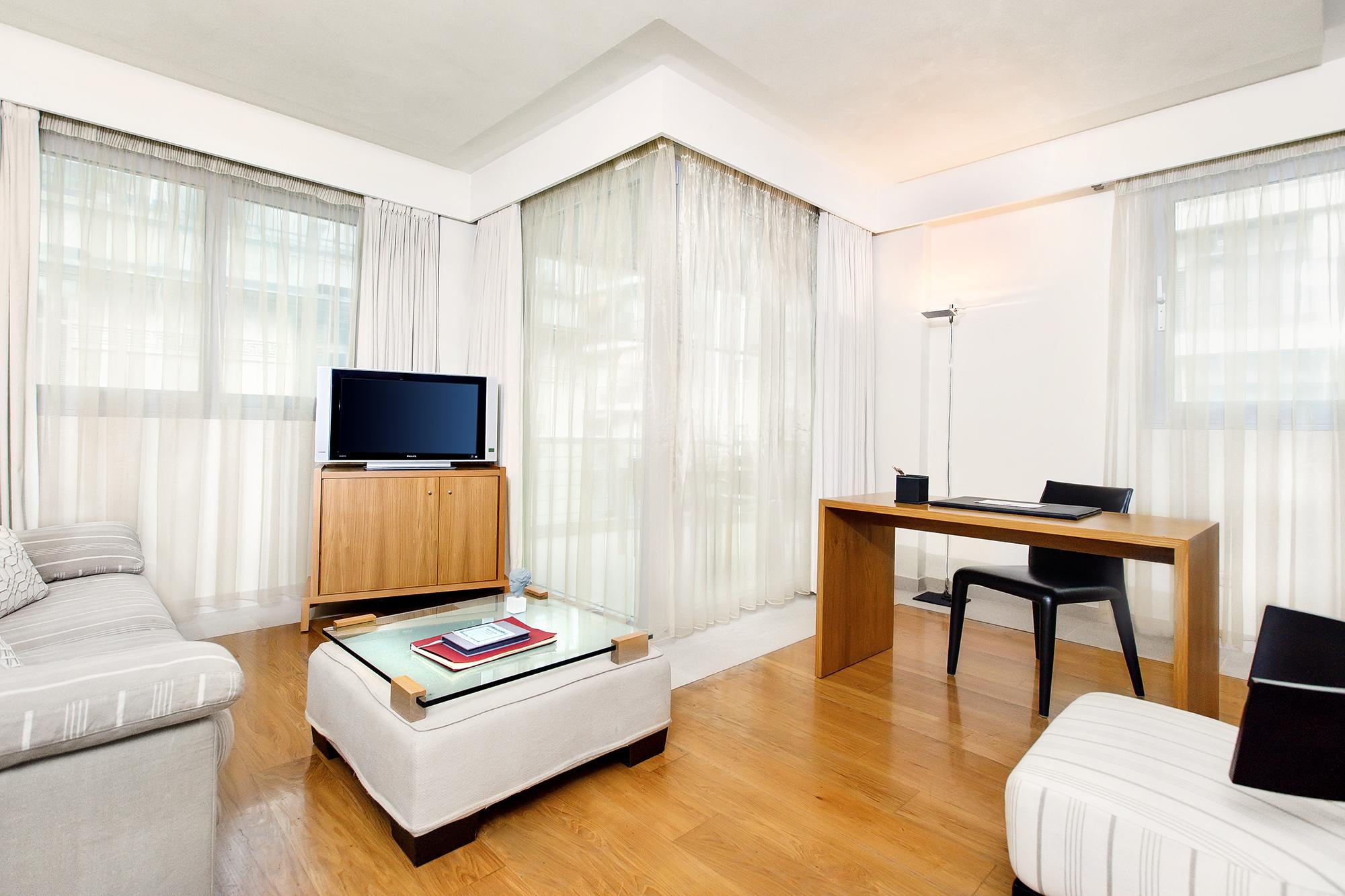 戴奥斯尊享人生酒店 塞萨洛尼基 外观 照片 A room at the hotel