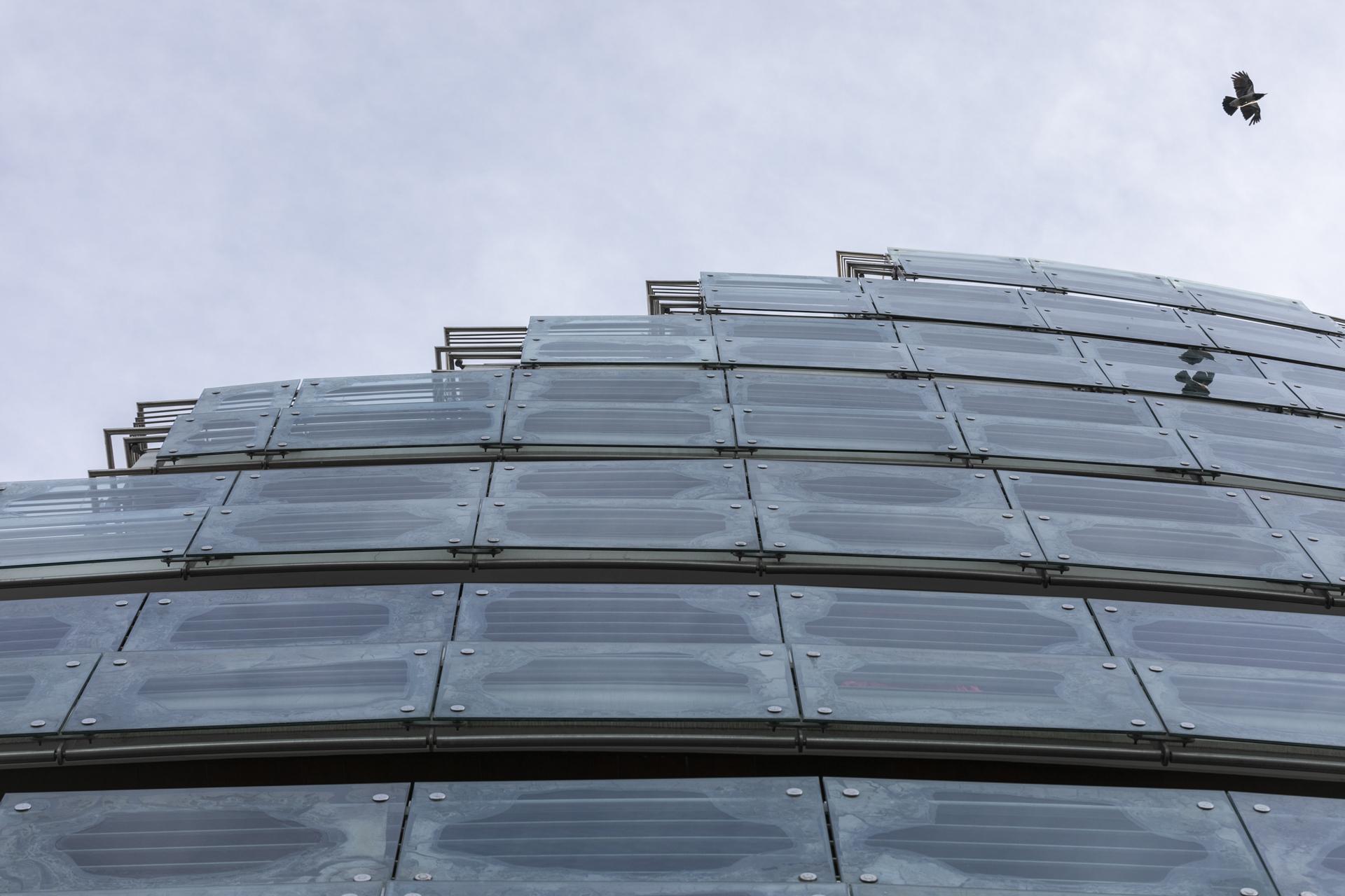 戴奥斯尊享人生酒店 塞萨洛尼基 外观 照片 The glass facade of the building